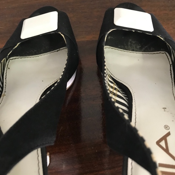 White Jewel Sling Back Pumps w/ Peep Toe - Picture 4 of 4